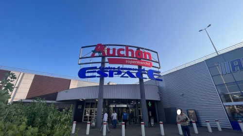 Le groupe Auchan devrait mettre en vente 7 magasins dont celui des Mureaux